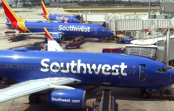 Southwest flight flew just 150 feet above the ground, tracking data show | CNN