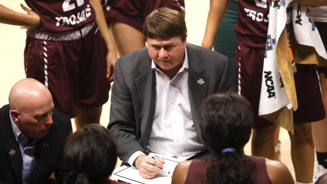 Little Rock women's basketball coach Joe Foley retiring after 37 seasons