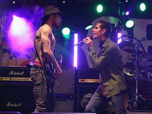 Jane’s Addiction guitarist Dave Navarro breaks silence after Perry Farrell fight with cryptic post