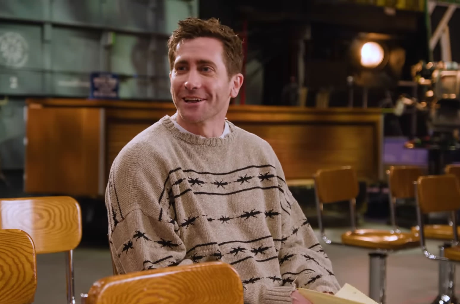 Jake Gyllenhaal Puts a Lot of Effort Into Signing ‘SNL’ Yearbook in New Promo