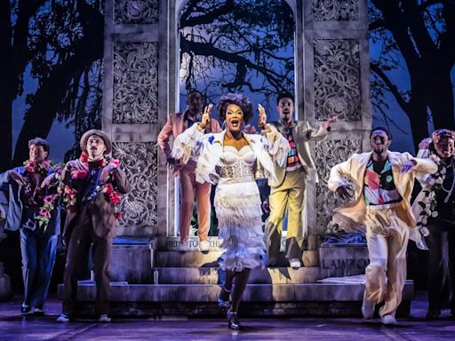 Review: ‘Midnight in the Garden of Good and Evil’ at the Goodman Theatre is gutsy but needs a conflict worthy of its star