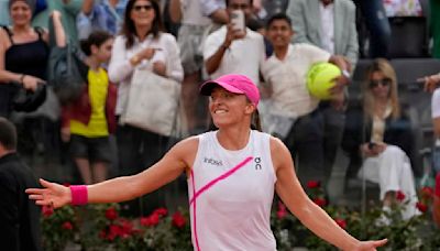 Swiatek dominates to earn her 3rd Italian Open title and heads to French Open as the big favorite