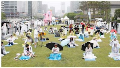 Welcome to the 'space out competition' of South Korea where people do absolutely nothing