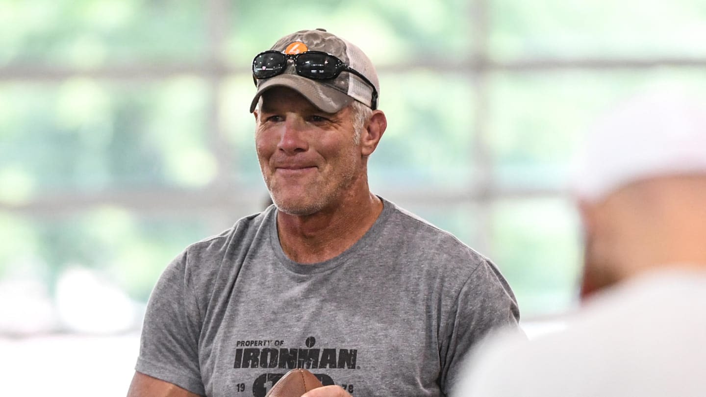 Brett Favre's Attorneys Seeking Revival of Defamation Suit Against Shannon Sharpe