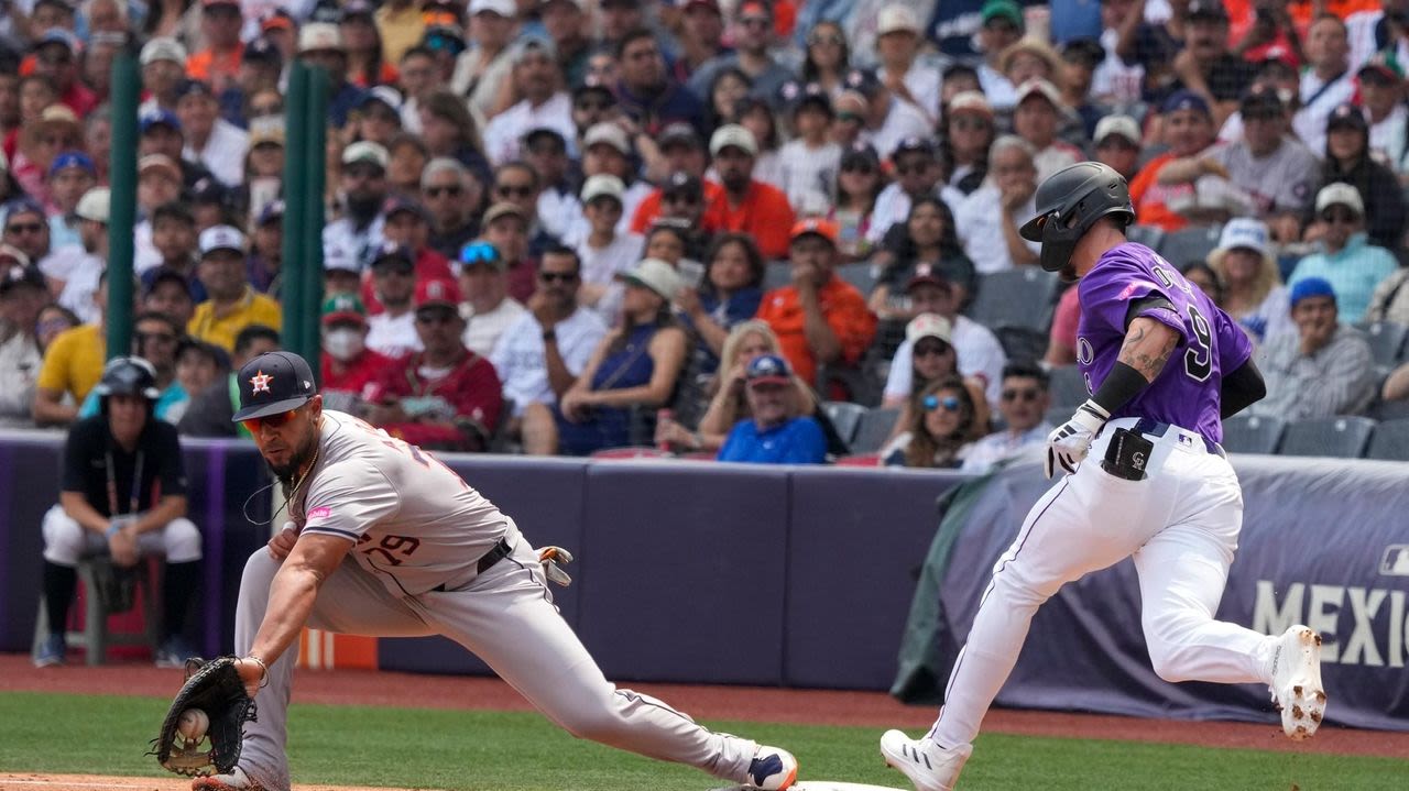 Astros first baseman José Abreu scheduled to rejoin the club Monday in Seattle