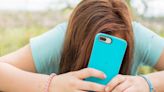 Los Angeles Unified School District votes to ban student cellphones - UPI.com