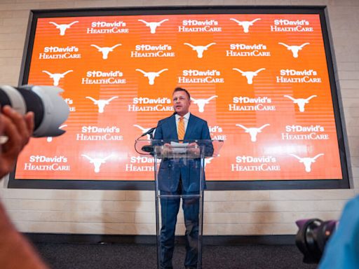 Jim Schlossnagle clarifies timing of Texas discussions during introductory press conference