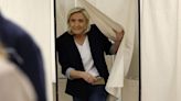 Législatives en France : l'extrême droite pourrait rater la majorité absolue (sondage)