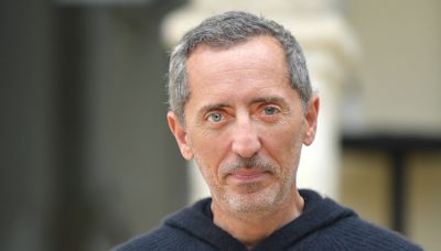 Gad Elmaleh s'est-il vraiment converti au christianisme ? "Je n'ai pas demandé le baptême" révèle-t-il