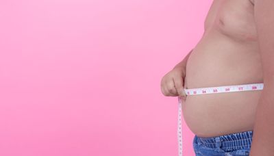 Nutricionista faz alerta sobre peso a homens acima de 50 anos; entenda