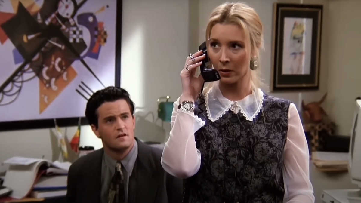 Lisa Kudrow Couldn’t Watch Friends For Years. What Changed Her Mind After Matthew Perry Died
