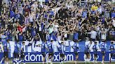 Baño de masas del Oviedo antes de la final de Ipurua: 4.000 seguidores en el entrenamiento
