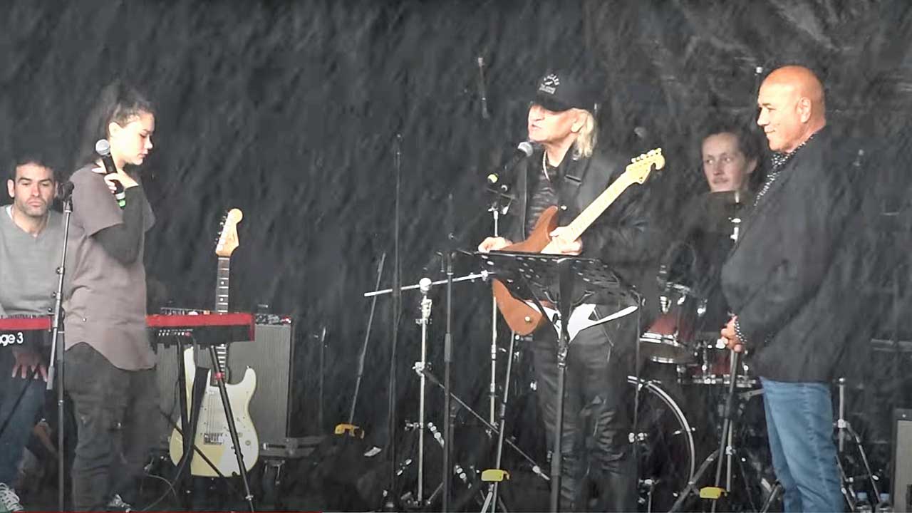 Eagles guitarist Joe Walsh just played Desperado for a rain-soaked crowd of 300 at a historic Māori fort in New Zealand