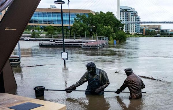 Missouri River water levels peak around Omaha, but more rain likely coming