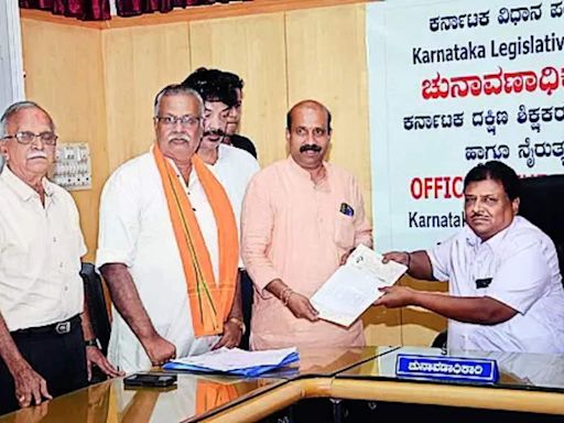 Ex-MLA Raghupati Bhat queers BJP’s pitch in MLC elections | Mysuru News - Times of India