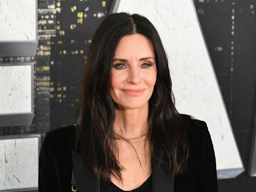 Courteney Cox Pokes Fun at Humid Hair With Famous 'Friends' Quote