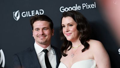 Melanie Lynskey says husband Jason Ritter is ‘sacrificing’ his acting career so hers can thrive