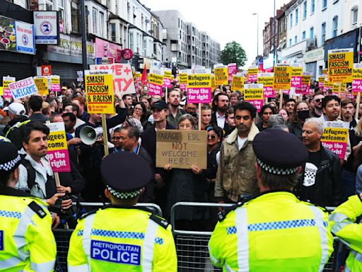 ‘Veep’ Creator Armando Iannucci Takes Aim at Elon Musk After Anti-Racism Rallies Quash U.K. Riots