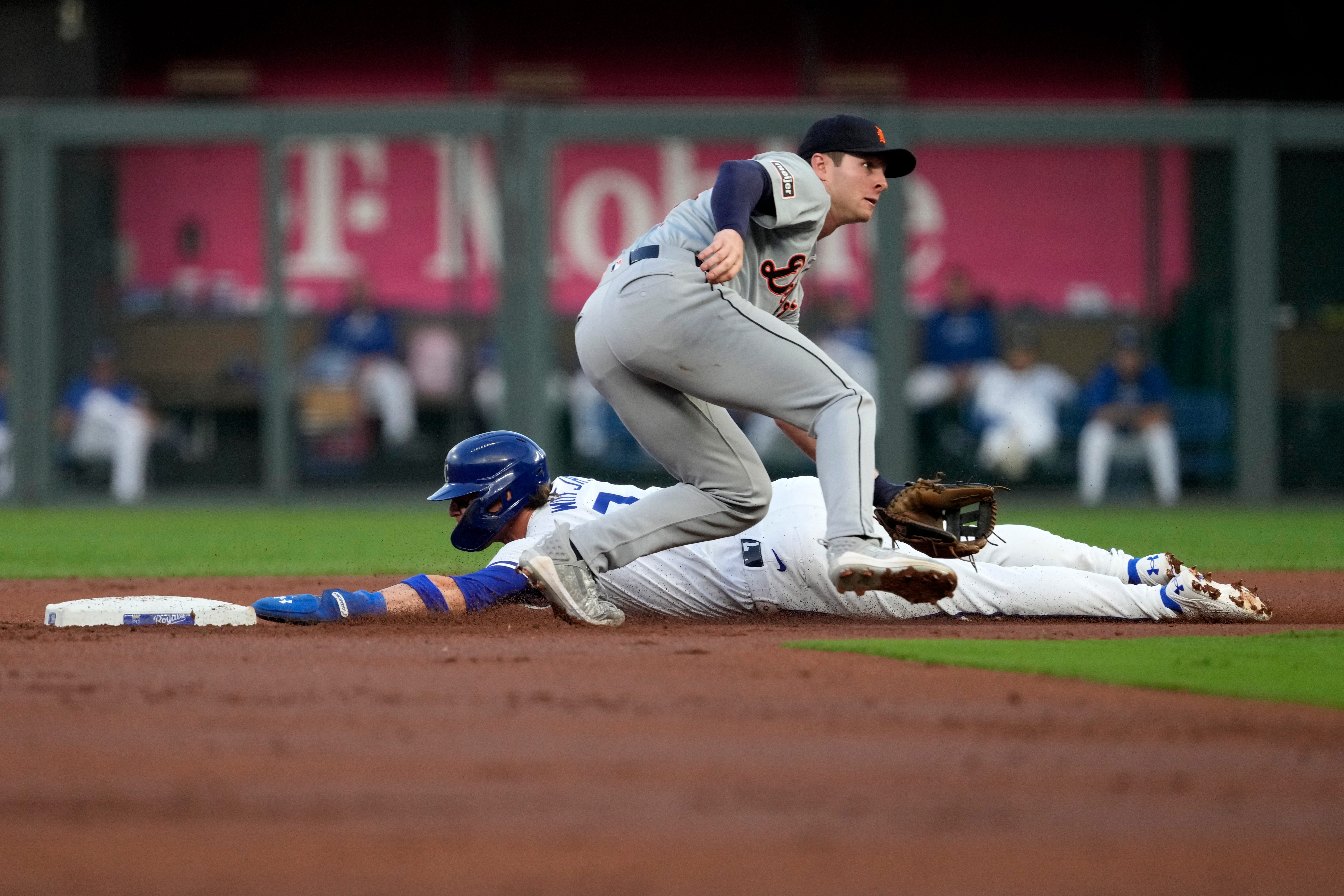 Colt Keith injury: Detroit Tigers 2B exits win vs. Royals with right shoulder injury