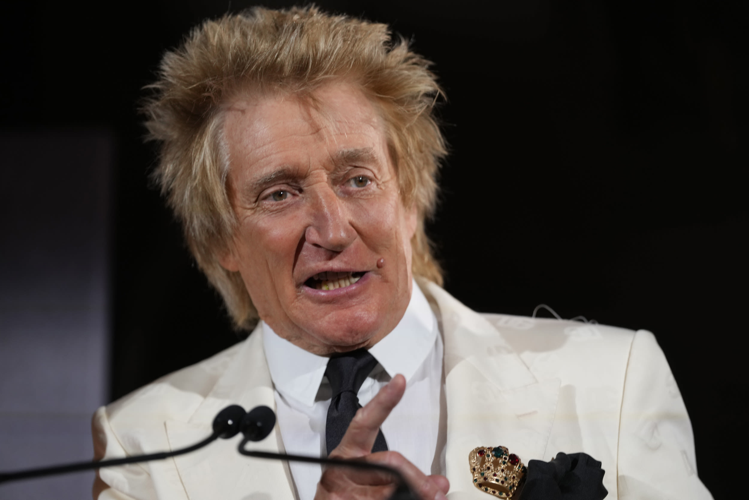 Rod Stewart's defiant message after being booed onstage