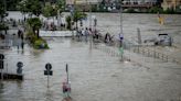 Muere un bombero y descarrila un tren ICE por las catastróficas inundaciones en el sur de Alemania