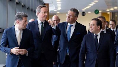 Albares y Cameron se reúnen mañana en Bruselas para culminar el acuerdo político sobre Gibraltar