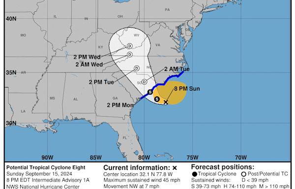 Storm nearing Carolinas threatens area with up to 10 inches of rain, possible flooding