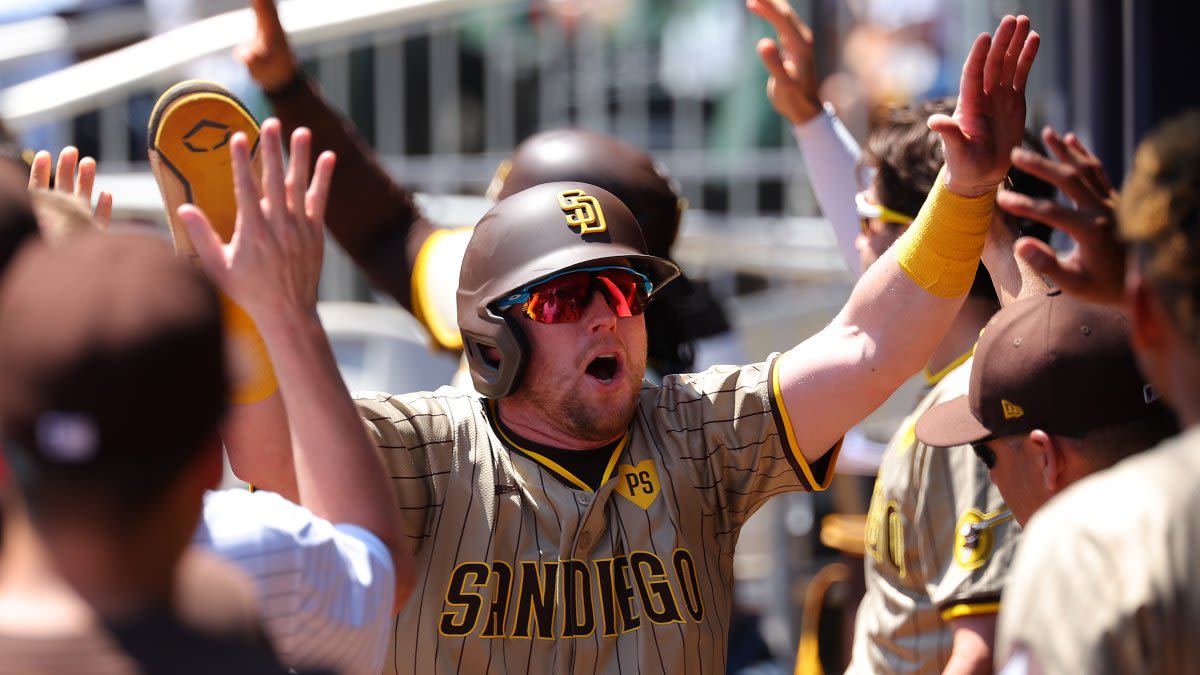 San Diego Padres come from behind to beat Braves in 1st half of doubleheader