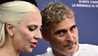 En fotos: de las miradas de Lady Gaga y Joaquin Phoenix a los besos de Daniel Craig y Rachel Weisz en la alfombra roja de Venecia