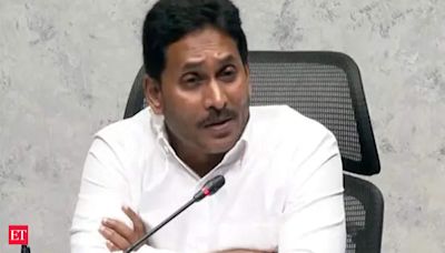 Jagan Mohan Reddy likely to be issued notice by police at Tirupati Airport ahead of his temple visit