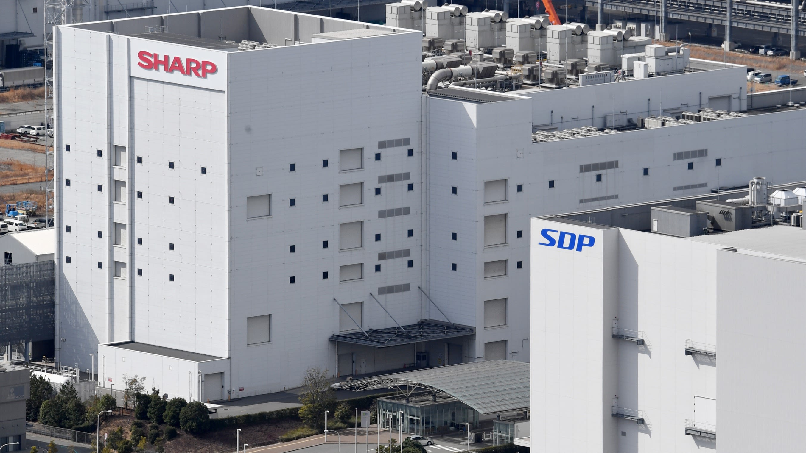 Sharp to cease LCD plant operation, end Japan's large panel production