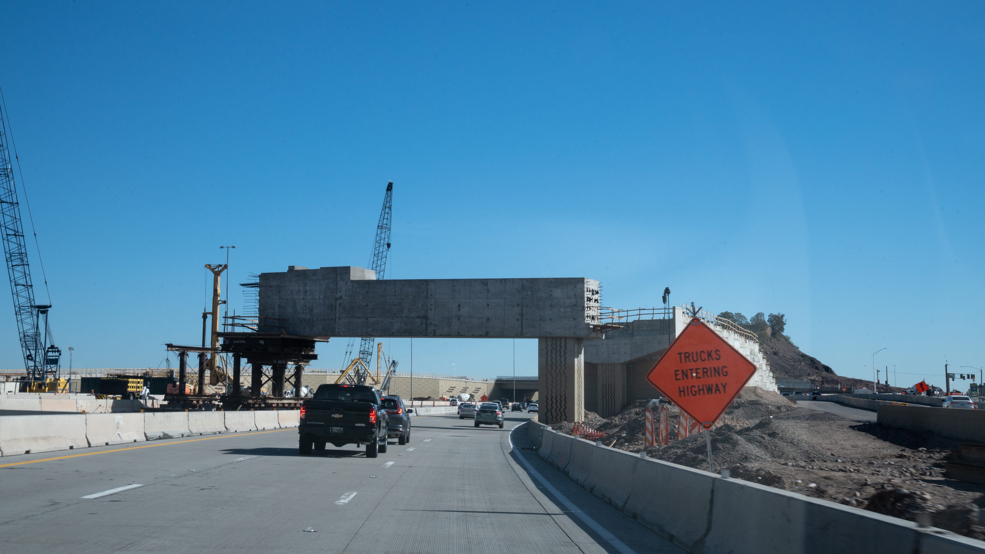 Here's what to know about weekend freeway closures through Phoenix metro