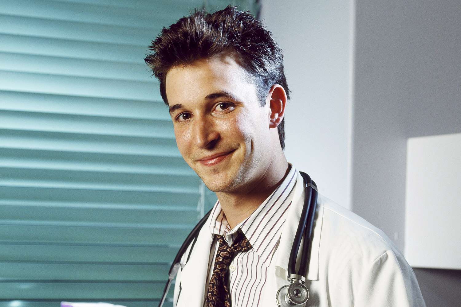 Noah Wyle Recalls the Moment the Cast of “ER” Knew the Show Would Be a Hit — and How He Eluded George Clooney's Pranks