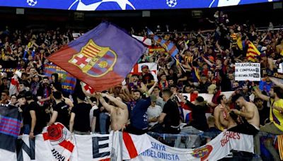 Los ultras del Barcelona apedrean el autobús de su equipo