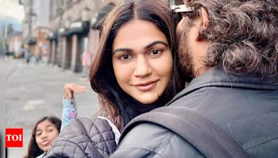 Sneha Reddy calls Allu Arjun 'the calm to my chaos' in a sweet selfie from Europe trip | Telugu Movie News - Times of India