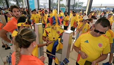 Argentinos y colombianos toman Miami; incidentes en el ingreso al estadio