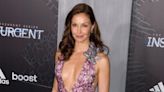 Ashley Judd se rompe la pierna en un 'extraño accidente' mientras lloraba la muerte de su madre