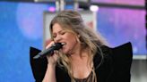 Kelly Clarkson Hints That 'Thyroid Problems' Were Behind Weight Gain