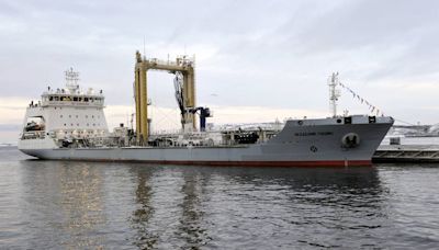 Buques de guerra rusos, incluido submarino de propulsión nuclear, van camino a Cuba