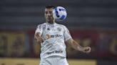 Perto do Atlético-MG, Junior Alonso publica foto com escudo do Galo