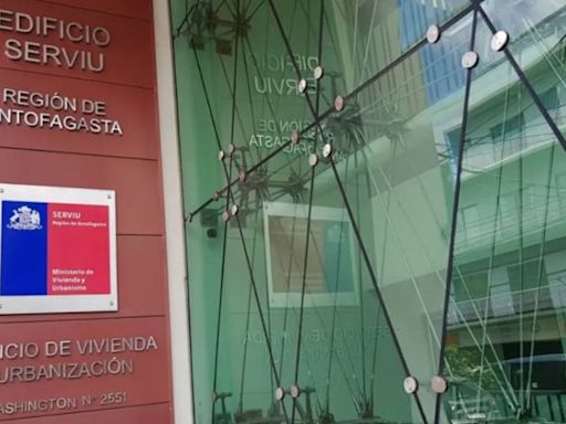 PDI allana oficinas del Serviu de Antofagasta por caso de transferencia de recursos desde el Gore - La Tercera