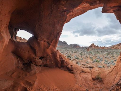 2 visitors captured on video destroying ancient rock formations at Lake Mead