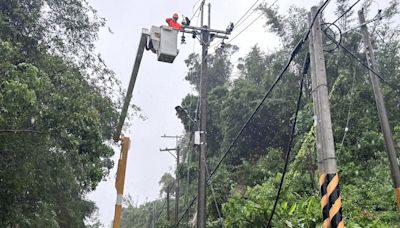 颱風凱米釀台南逾5萬戶停電 台電搶修 (圖)