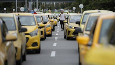 Trancones en Bogotá por el paro de taxistas hoy 23 de julio: calles cerradas en vivo