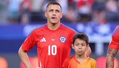 Ni Eduardo Vargas se salvó del enojo de Alexis Sánchez: el furioso partido del Niño Maravilla ante Perú en la Copa América - La Tercera