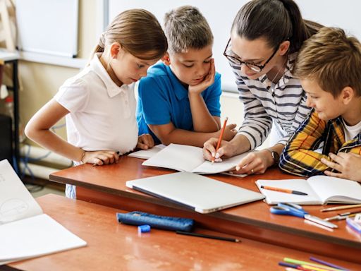 Día del Maestro: 150 frases para enviar por WhatsApp a los docentes en su día