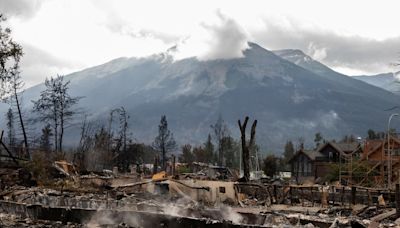 Jasper wildfire swallows up 32,000 hectares, expected to burn for the next three months, Parks Canada says