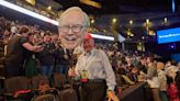 Who are the top executives at Berkshire Hathaway?