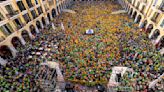 Miles de personas abarrotan el centro de Palma en defensa del catalán: "Queremos un futuro tranquilo en nuestra lengua"