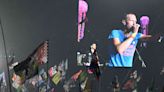 Coldplay sorprende al público con un inesperado artista invitado en el festival de Glastonbury - ELMUNDOTV